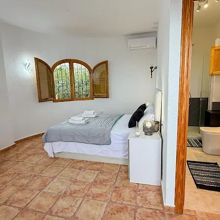 With Panoramic View, Garden And Private Pool *