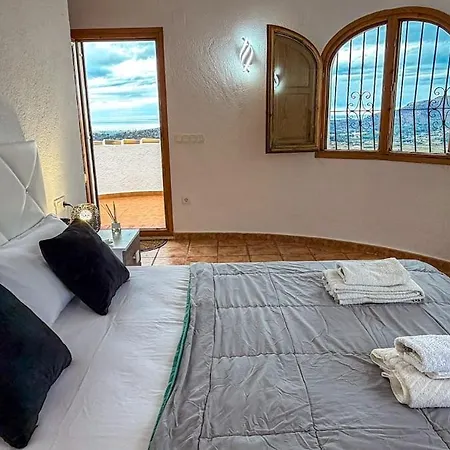 With Panoramic View, Garden And Private Pool Villa Pedreguer