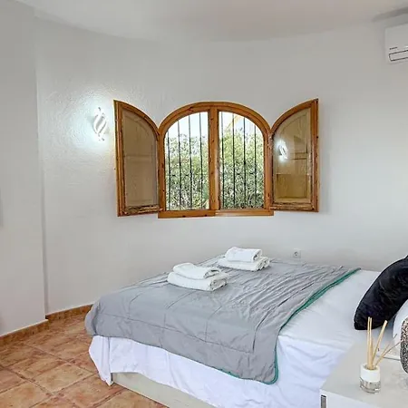 Willa With Panoramic View, Garden And Private Pool Pedreguer